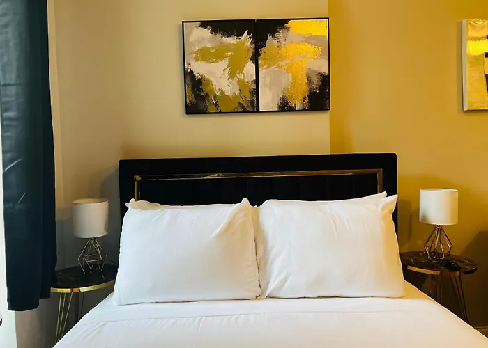 The New Yorker Hotel Westside